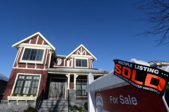美国现房销售降至三年最低 按揭贷款利率出现小幅下降